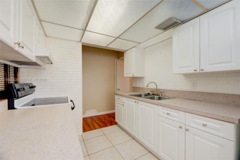Casa en venta en Hollywood, Florida, 3 dormitorios, 151.15 m2 № 2047818 - foto 22