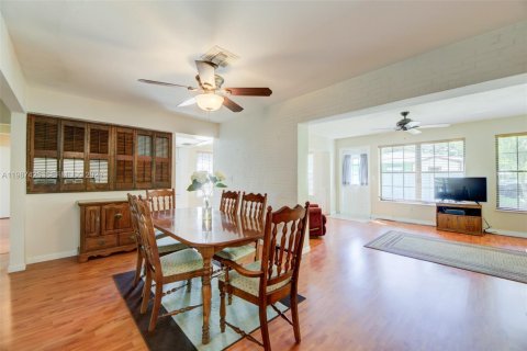 Casa en venta en Hollywood, Florida, 3 dormitorios, 151.15 m2 № 2047818 - foto 13