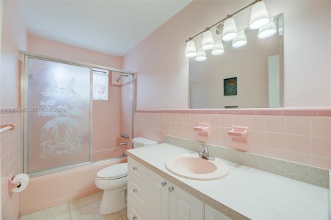 Casa en venta en Hollywood, Florida, 3 dormitorios, 151.15 m2 № 2047818 - foto 30