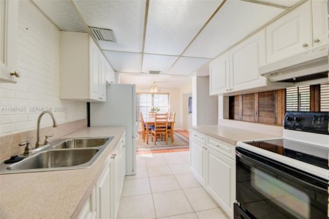 Casa en venta en Hollywood, Florida, 3 dormitorios, 151.15 m2 № 2047818 - foto 23