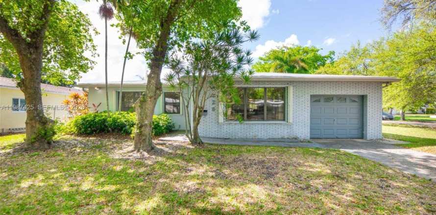 Casa en Hollywood, Florida 3 dormitorios, 151.15 m2 № 2047818