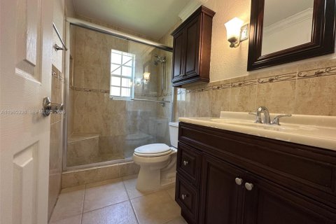 Condo in Miami, Florida, 2 bedrooms  № 2027005 - photo 10