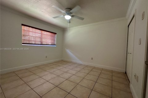 Condo in Miami, Florida, 2 bedrooms  № 2027005 - photo 13