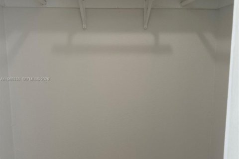 Condo in Miami, Florida, 2 bedrooms  № 2027005 - photo 11