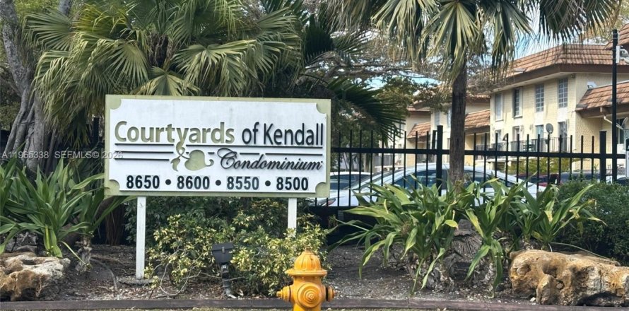 Condo in Miami, Florida, 2 bedrooms  № 2027005