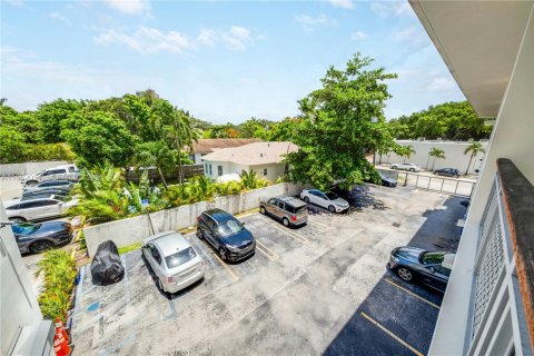 House in Miami, Florida 1 bedroom, 87.33 sq.m. № 2029496 - photo 5