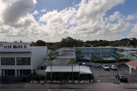 House in Miami, Florida 1 bedroom, 87.33 sq.m. № 2029496 - photo 21