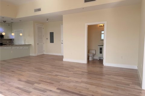 House in Miami, Florida 1 bedroom, 87.33 sq.m. № 2029496 - photo 11