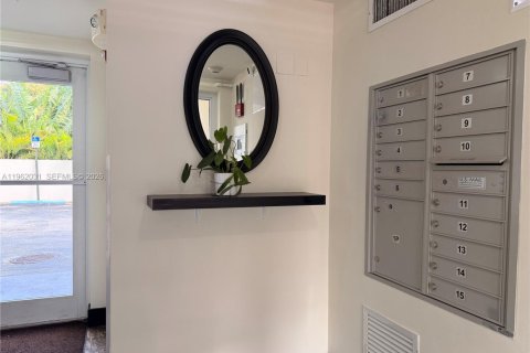House in Miami, Florida 1 bedroom, 87.33 sq.m. № 2029496 - photo 27