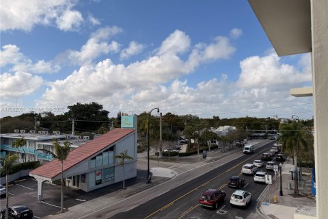 House in Miami, Florida 1 bedroom, 87.33 sq.m. № 2029496 - photo 22