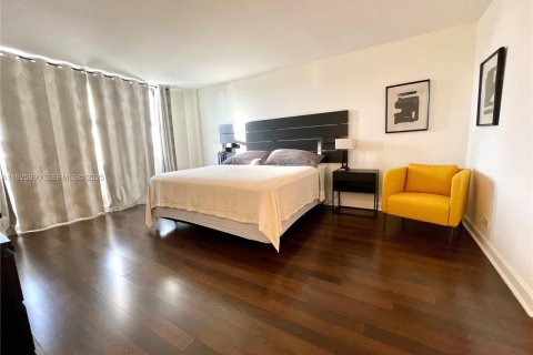 Condominio en alquiler en Bay Harbor Islands, Florida, 2 dormitorios, 120.77 m2 № 2059682 - foto 15