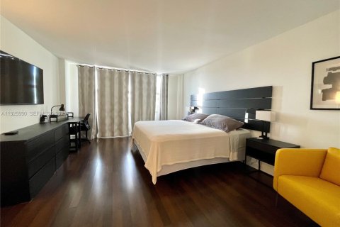 Condominio en alquiler en Bay Harbor Islands, Florida, 2 dormitorios, 120.77 m2 № 2059682 - foto 16