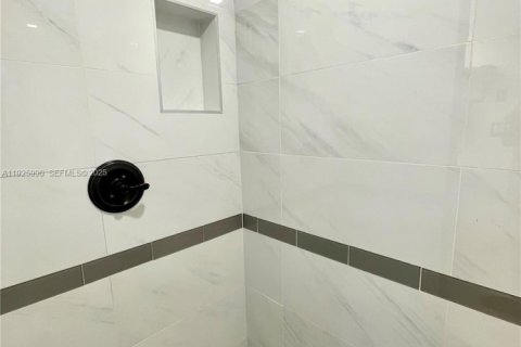 Condominio en alquiler en Bay Harbor Islands, Florida, 2 dormitorios, 120.77 m2 № 2059682 - foto 21