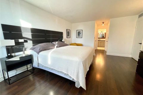 Condominio en alquiler en Bay Harbor Islands, Florida, 2 dormitorios, 120.77 m2 № 2059682 - foto 18