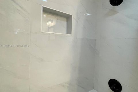 Condominio en alquiler en Bay Harbor Islands, Florida, 2 dormitorios, 120.77 m2 № 2059682 - foto 24