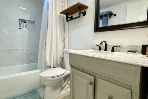 Condominio en alquiler en Bay Harbor Islands, Florida, 2 dormitorios, 120.77 m2 № 2059682 - foto 25