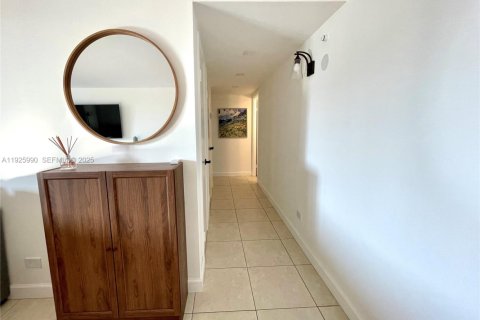 Condominio en alquiler en Bay Harbor Islands, Florida, 2 dormitorios, 120.77 m2 № 2059682 - foto 10