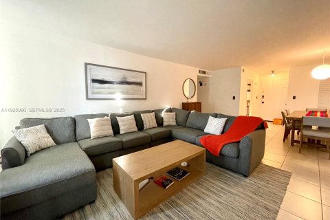 Condominio en alquiler en Bay Harbor Islands, Florida, 2 dormitorios, 120.77 m2 № 2059682 - foto 7