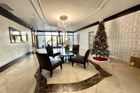 Condominio en alquiler en Bay Harbor Islands, Florida, 2 dormitorios, 120.77 m2 № 2059682 - foto 30