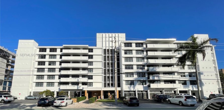 Condominio en Bay Harbor Islands, Florida, 2 dormitorios  № 2059682