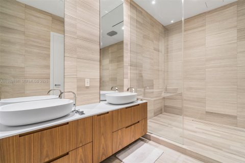 Condo in Miami Beach, Florida, 3 bedrooms  № 1990786 - photo 19