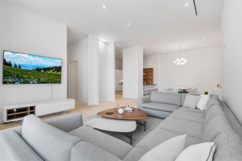 Condo in Miami Beach, Florida, 3 bedrooms  № 1990786 - photo 12