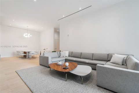 Condo in Miami Beach, Florida, 3 bedrooms  № 1990786 - photo 13