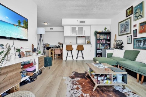 Condominio en alquiler en Miami, Florida, 1 dormitorio, 70.88 m2 № 1926218 - foto 12