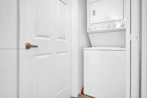 Condominio en alquiler en Miami, Florida, 1 dormitorio, 70.88 m2 № 1926218 - foto 14