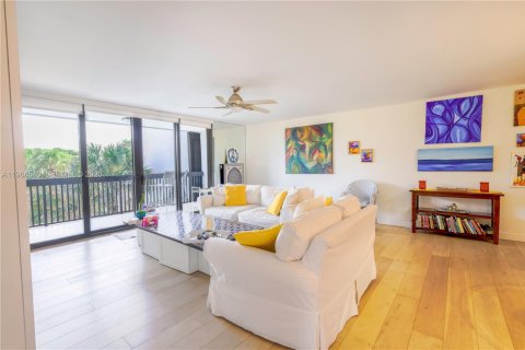 Condo in Hollywood, Florida, 2 bedrooms № 2025947 - photo 6