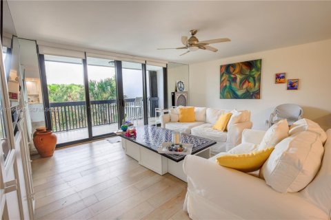 Condo in Hollywood, Florida, 2 bedrooms № 2025947 - photo 7