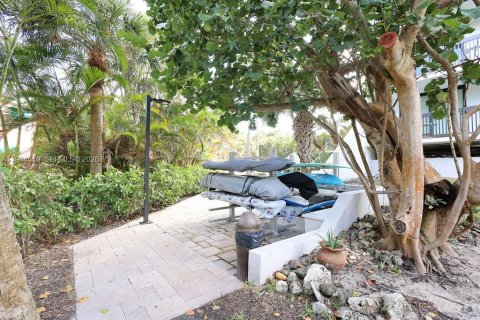 Condo in Hollywood, Florida, 2 bedrooms № 2025947 - photo 28