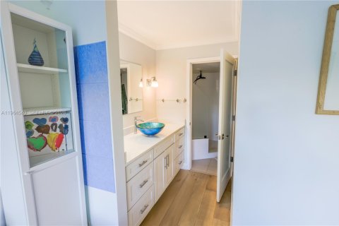 Condo in Hollywood, Florida, 2 bedrooms № 2025947 - photo 21