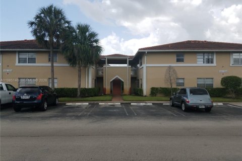 Condominio en Coral Springs, Florida, 2 dormitorios  № 2046515