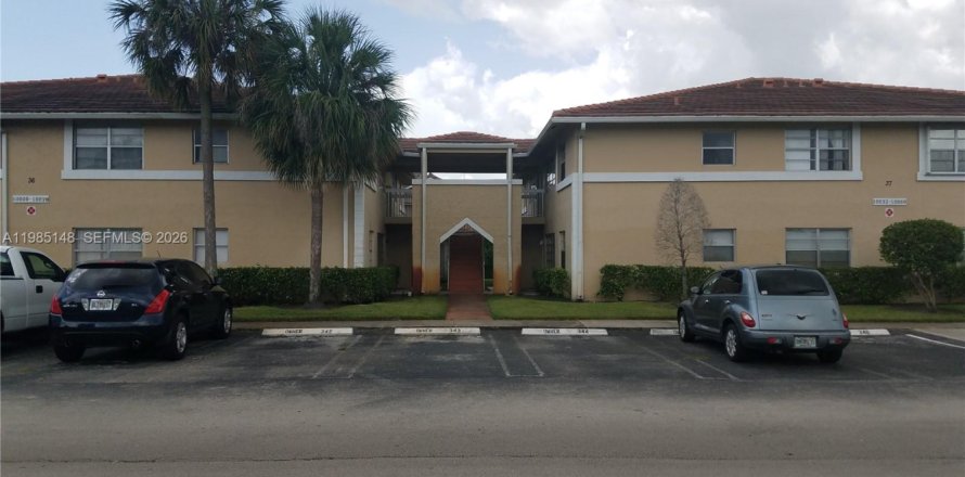 Condominio en Coral Springs, Florida, 2 dormitorios  № 2046515