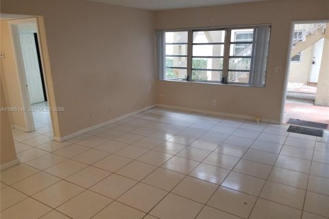 Condominio en alquiler en Coral Springs, Florida, 2 dormitorios, 71.35 m2 № 2046515 - foto 6