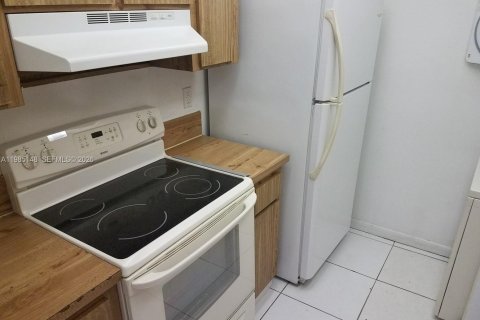 Condominio en alquiler en Coral Springs, Florida, 2 dormitorios, 71.35 m2 № 2046515 - foto 8