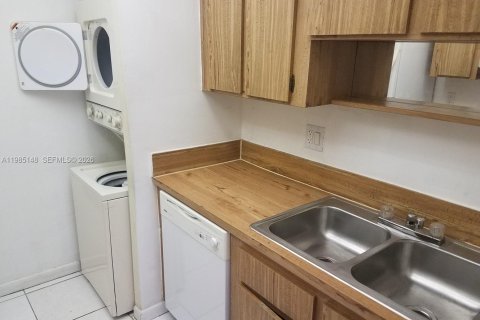 Condominio en alquiler en Coral Springs, Florida, 2 dormitorios, 71.35 m2 № 2046515 - foto 7