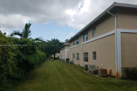 Condominio en alquiler en Coral Springs, Florida, 2 dormitorios, 71.35 m2 № 2046515 - foto 4