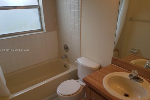 Condominio en alquiler en Coral Springs, Florida, 2 dormitorios, 71.35 m2 № 2046515 - foto 12