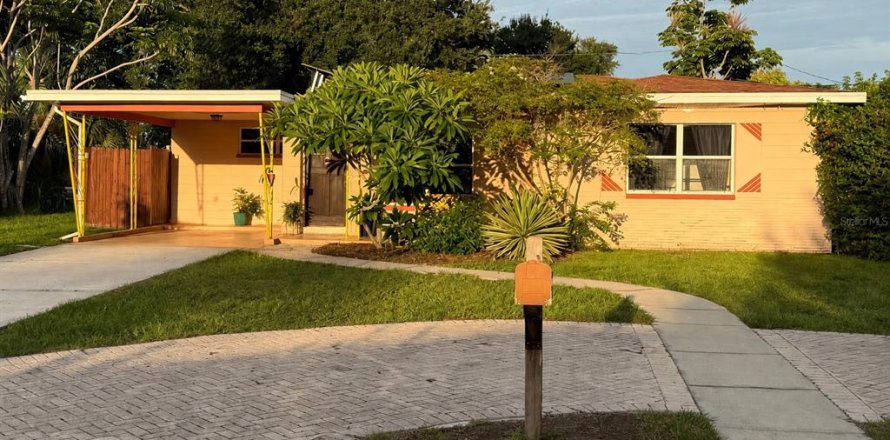 Villa ou maison à Gulfport, Floride 2 chambres, 94.11 m2 № 2316566