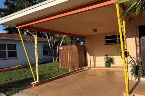 Villa ou maison à vendre à Gulfport, Floride: 2 chambres, 94.11 m2 № 2316566 - photo 12
