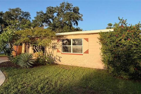 Villa ou maison à vendre à Gulfport, Floride: 2 chambres, 94.11 m2 № 2316566 - photo 6