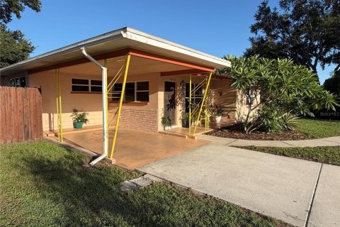 Villa ou maison à vendre à Gulfport, Floride: 2 chambres, 94.11 m2 № 2316566 - photo 13