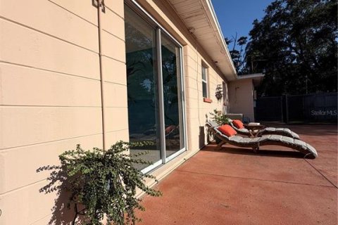 Villa ou maison à vendre à Gulfport, Floride: 2 chambres, 94.11 m2 № 2316566 - photo 17