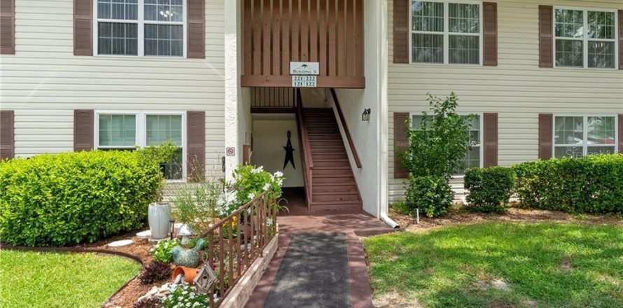 Condo in Inverness, Florida, 2 bedrooms № 2239359