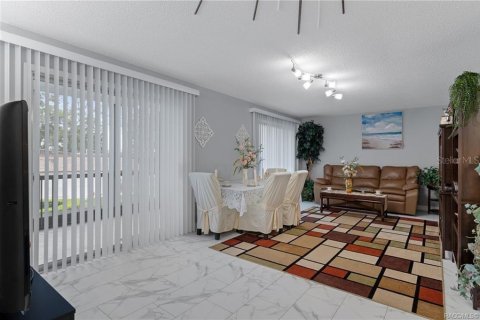 Condo in Inverness, Florida, 2 bedrooms № 2239359 - photo 12