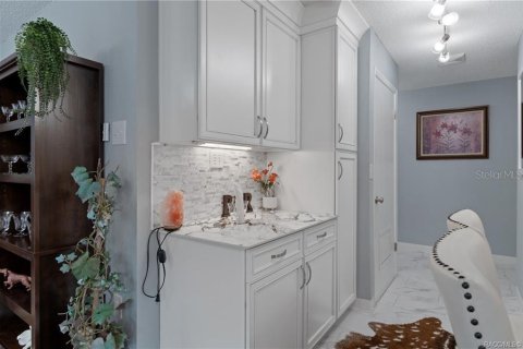 Condo in Inverness, Florida, 2 bedrooms № 2239359 - photo 11