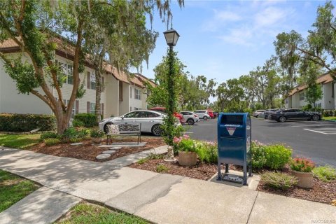 Condo in Inverness, Florida, 2 bedrooms № 2239359 - photo 2