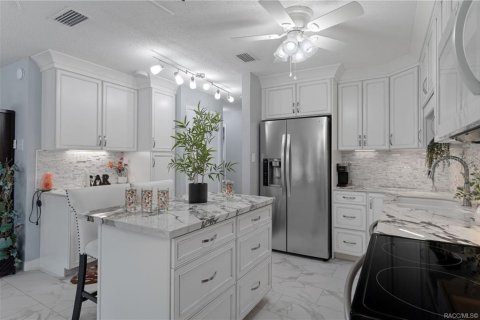 Condo in Inverness, Florida, 2 bedrooms № 2239359 - photo 8